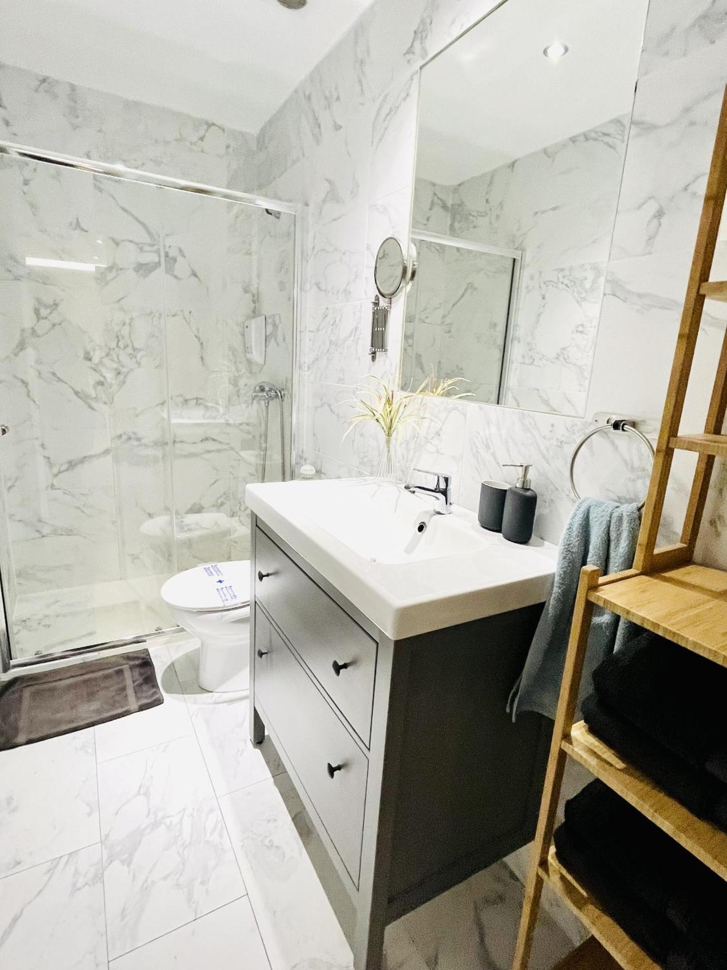 Dplace To Be - Exclusive Apartments In Historic Center Madrid Cameră foto